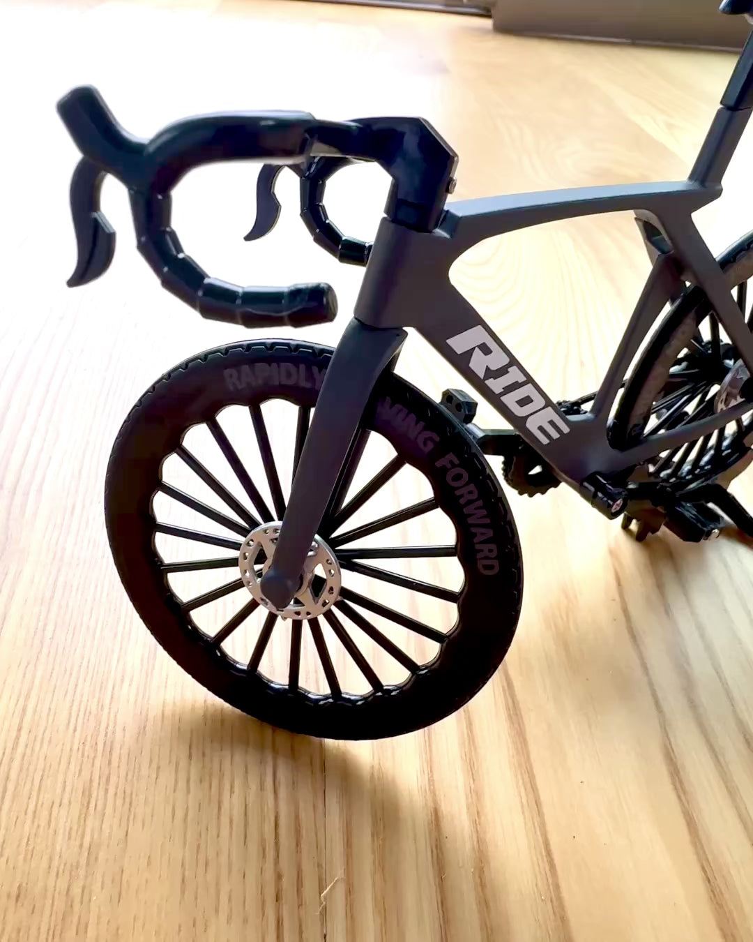 Mini Rameur „Speedster” – modèle de collection avec option de gravure, 2 variantes au choix