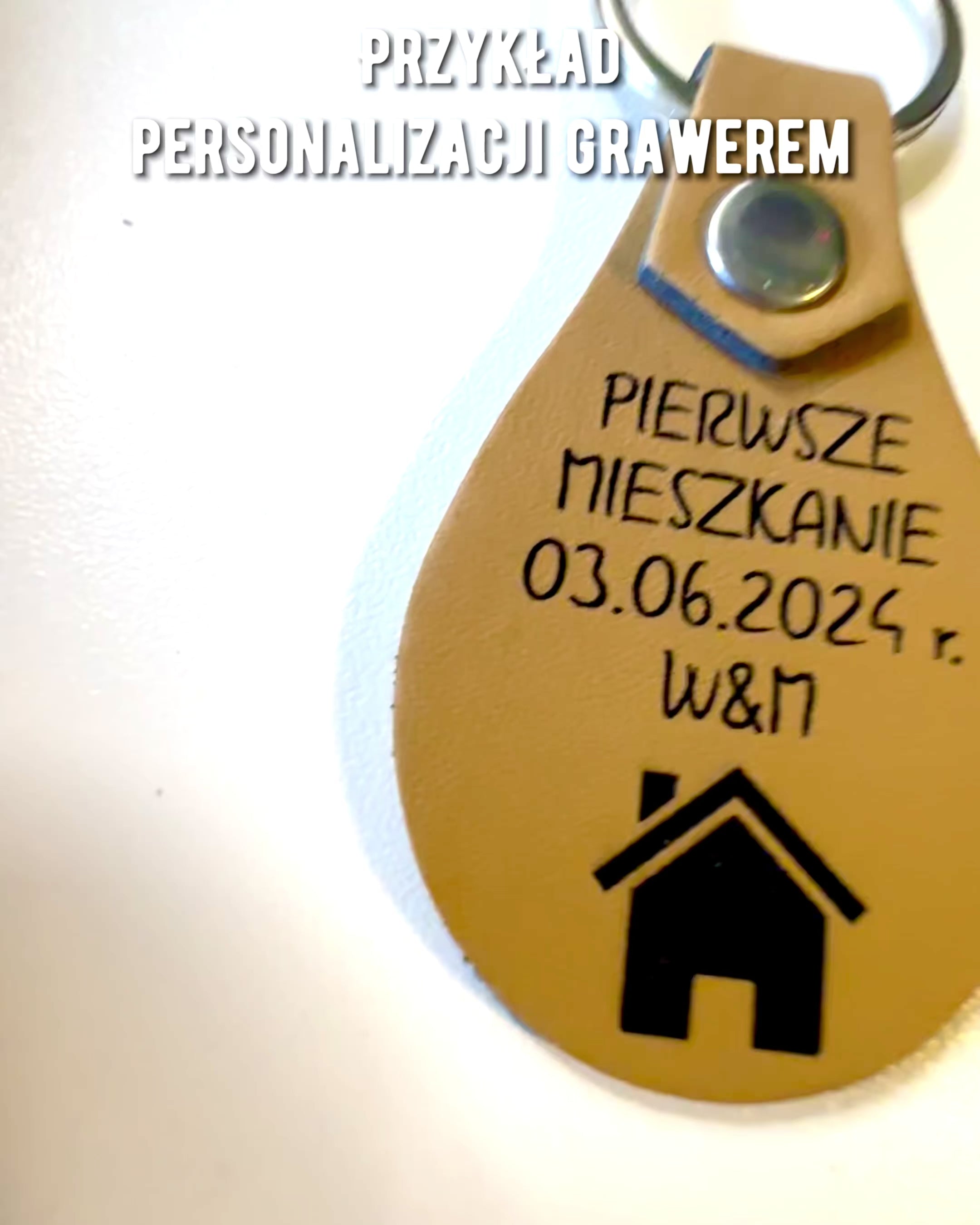 PU-Lederschlüsselanhänger mit Gravurpersonalisierung - In 5 Farben erhältlich