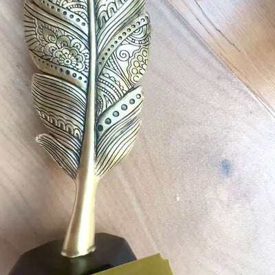 Plume décorative dorée 30,7 cm avec possibilité de gravure  