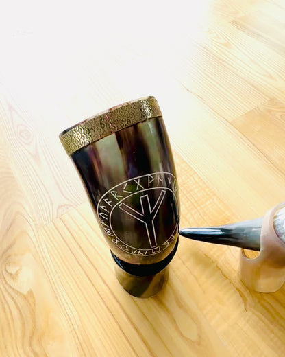 Hornbecher "Viking Valor" - Handgraviert, Premium Qualität - 4 Varianten zur Auswahl