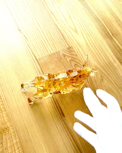 Statue "Złoty Byk" en résine, design transparent, possibilité de personnalisation