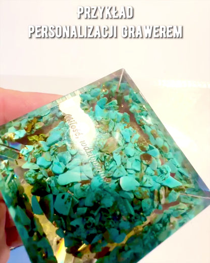Orgonitische Energiepiramide van Kosmische Energie - Amulet met Amethist en Spaanders