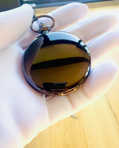 Klassische Taschenuhr mit römischen Ziffern und Kette, Quarz, schwarzer Glanz - Farbe Schwarz