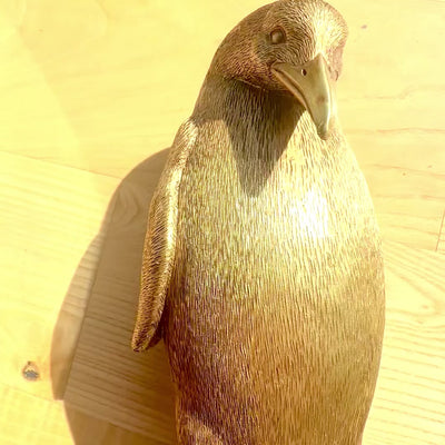 Pingouin doré 20,5 cm avec possibilité de personnalisation par gravure – figurine décorative élégante pour cadeau, style glamour, art déco, en polyresine de haute qualité