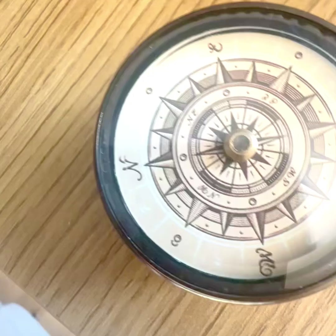 Messingkompass mit schwimmender Scheibe NC1609