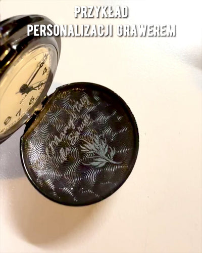 Montre de Poche "Chatte Stellaire" avec Gravure Personnalisable, 2 variantes de couleur au choix