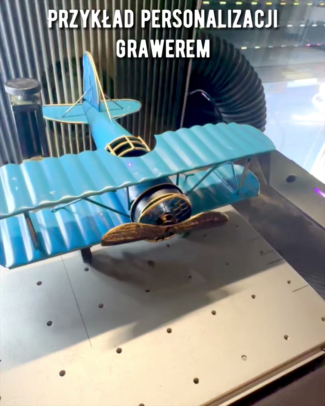 Metalowy model samolotu Blue Baron – retro, na prezent, z opcją grawerowania