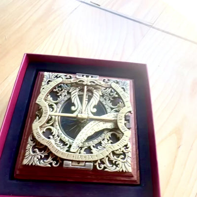Brass Habsburg Sundial H30 with personalized engraving option, perfect as a gift, elegant Augsburg style, 10 cm height, on a wooden base