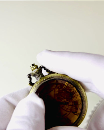 Classic Quartz Pocket Watch with World Map – Vintage Style Pendant with Chain for Her and Him, Engraving