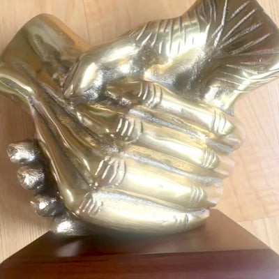 Figurine décorative Poignée de main avec possibilité de personnalisation par gravure