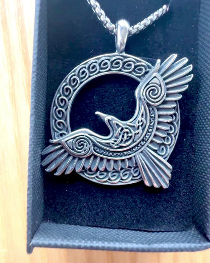 Amulette du Faucon d'Acier - Collier avec gravure, inspiré par l'art celtique, pour cadeau