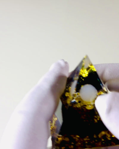 Pyramide Orgonite avec Obsidienne – Générateur d'Énergie Chakra, Outil de Méditation Reiki avec Pierre Naturelle