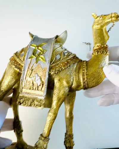 Statuetka Woestijnwandelaar Decoratieve Kameel van Hars met Mogelijkheid tot Graveren