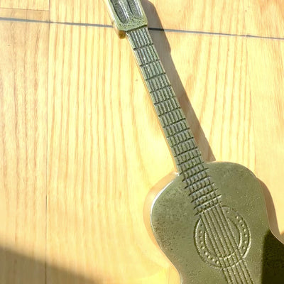 Guitare décorative métallique MUS-20 avec possibilité de gravure personnalisée  