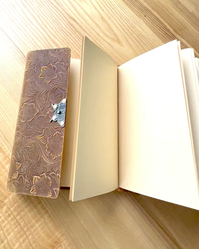 Luxe Retro Notitieboek met Leren Omslag - "Vintage Elegance", 480 pagina's, mogelijkheid tot personalisatie met gravure