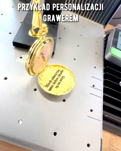 Goldfarbene Retro-Taschenuhr mit Gravurmöglichkeit
