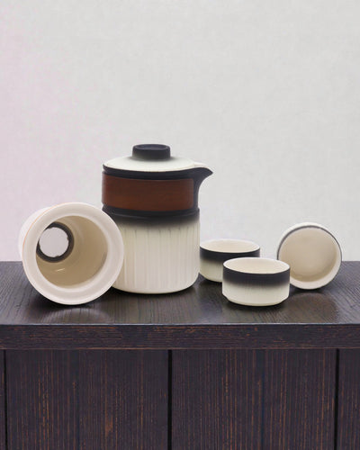 Reis van drie vrienden – Toeristische keramische set met theepot en 3 kopjes