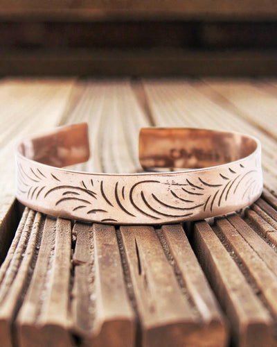 Tibetisches Kupferarmband Tribal Flow – Breite Windungen